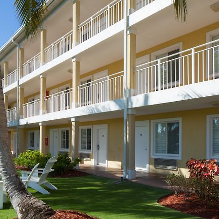 Sunshine Suites Resort West Bay Exterior foto