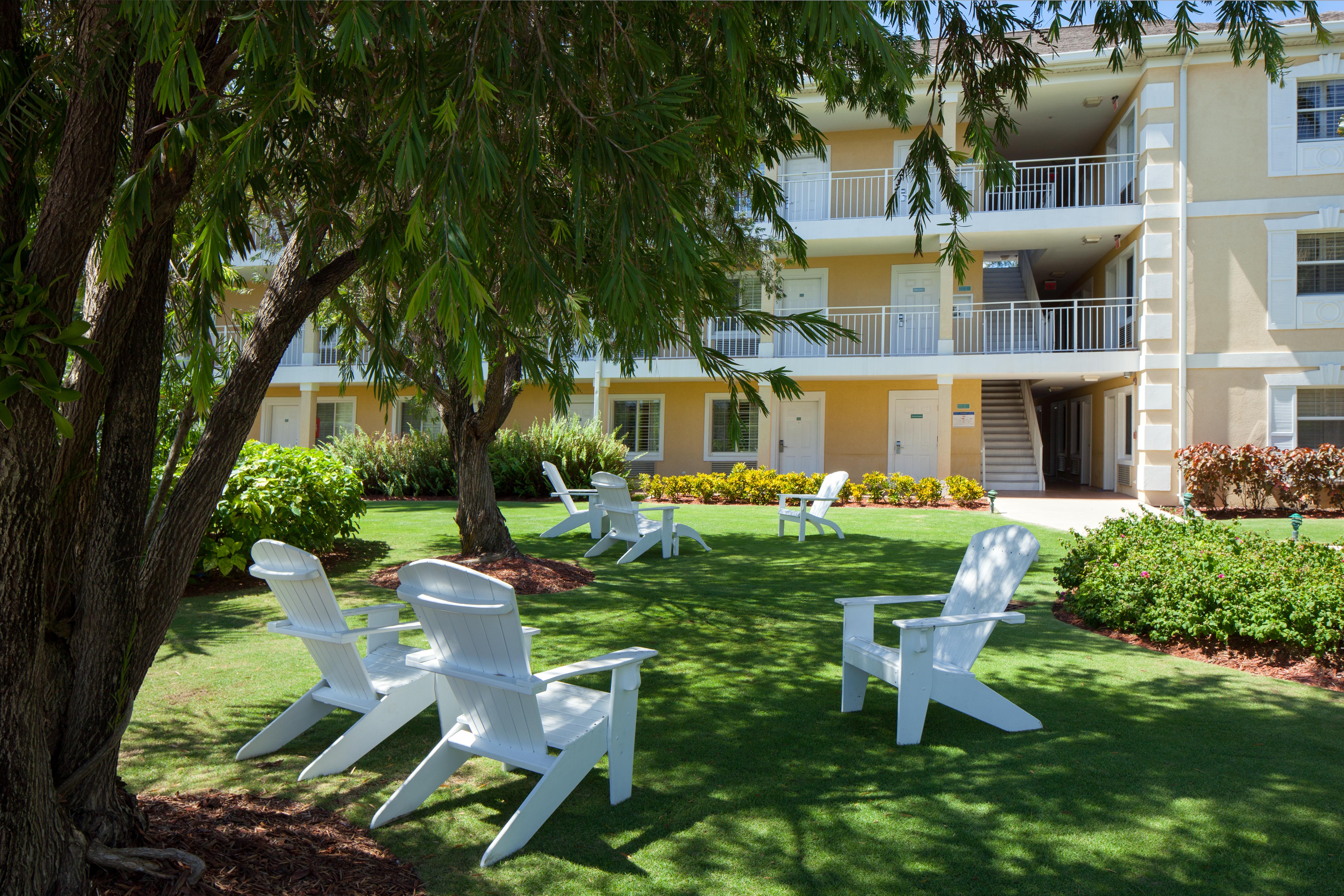 Sunshine Suites Resort West Bay Exterior foto