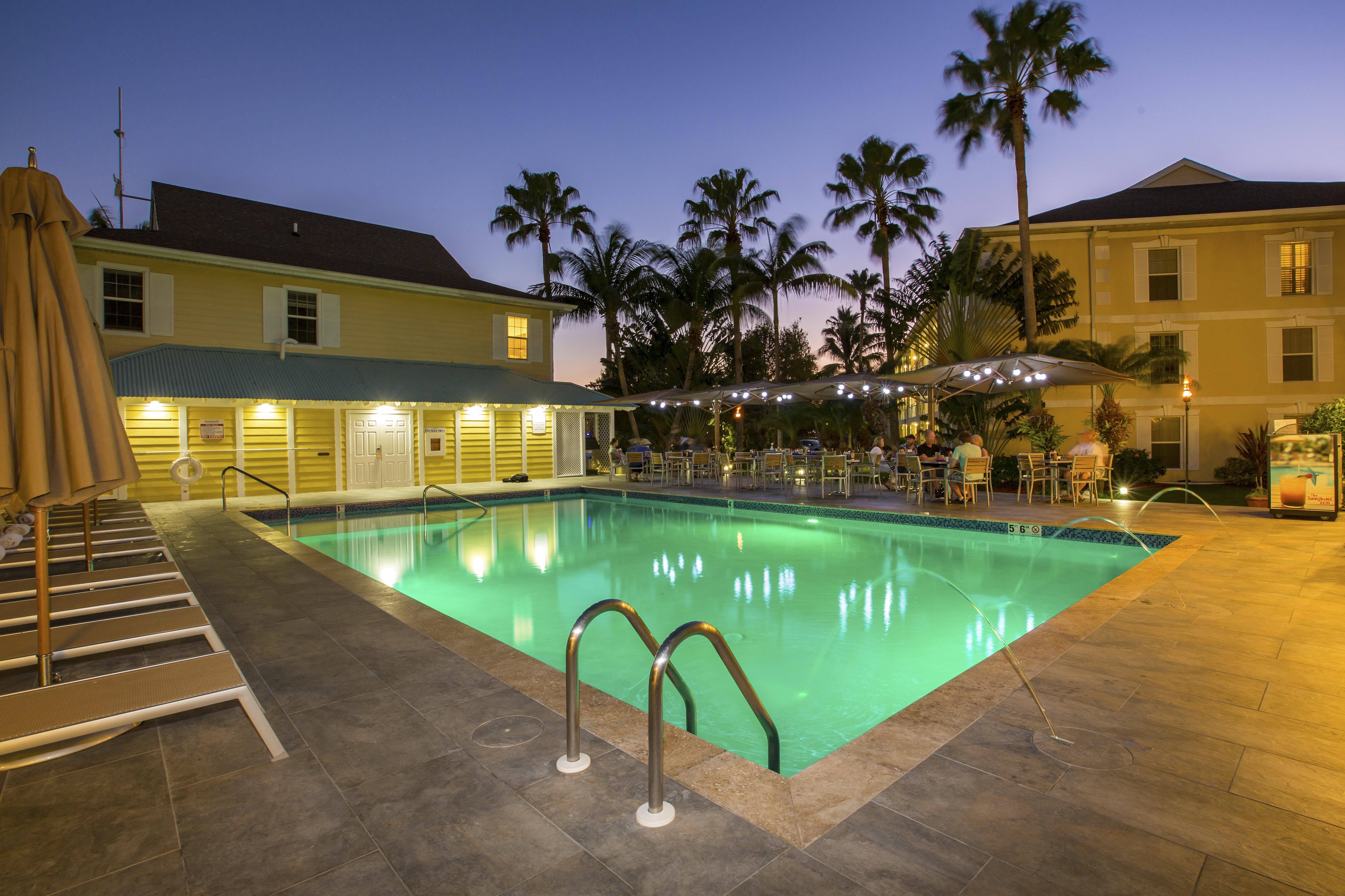 Sunshine Suites Resort West Bay Exterior foto