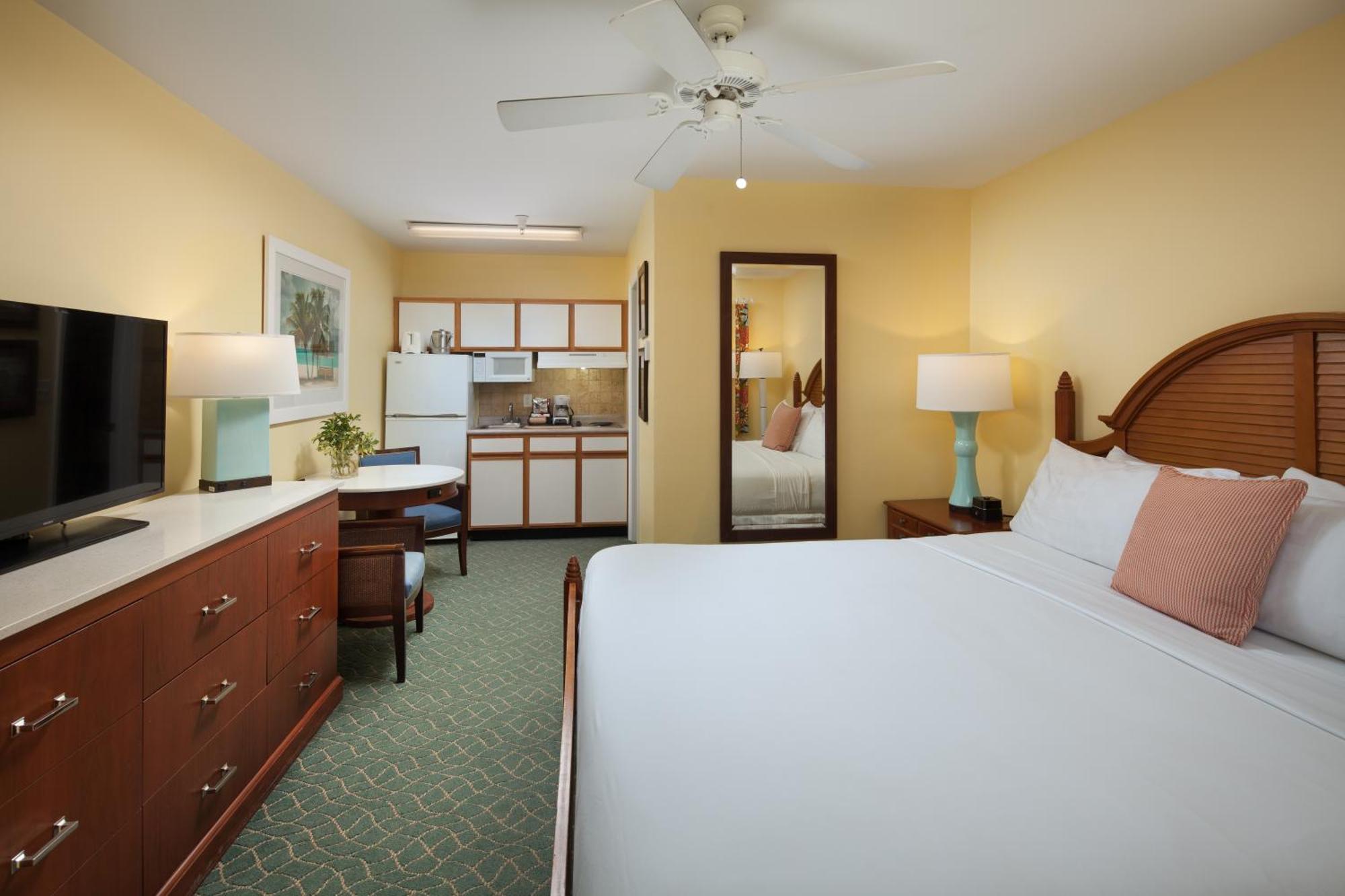 Sunshine Suites Resort West Bay Exterior foto
