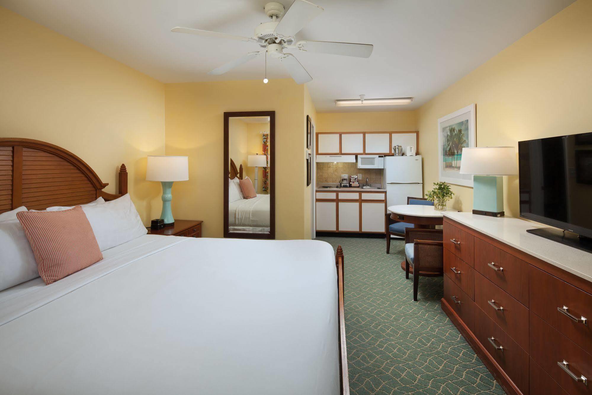 Sunshine Suites Resort West Bay Exterior foto